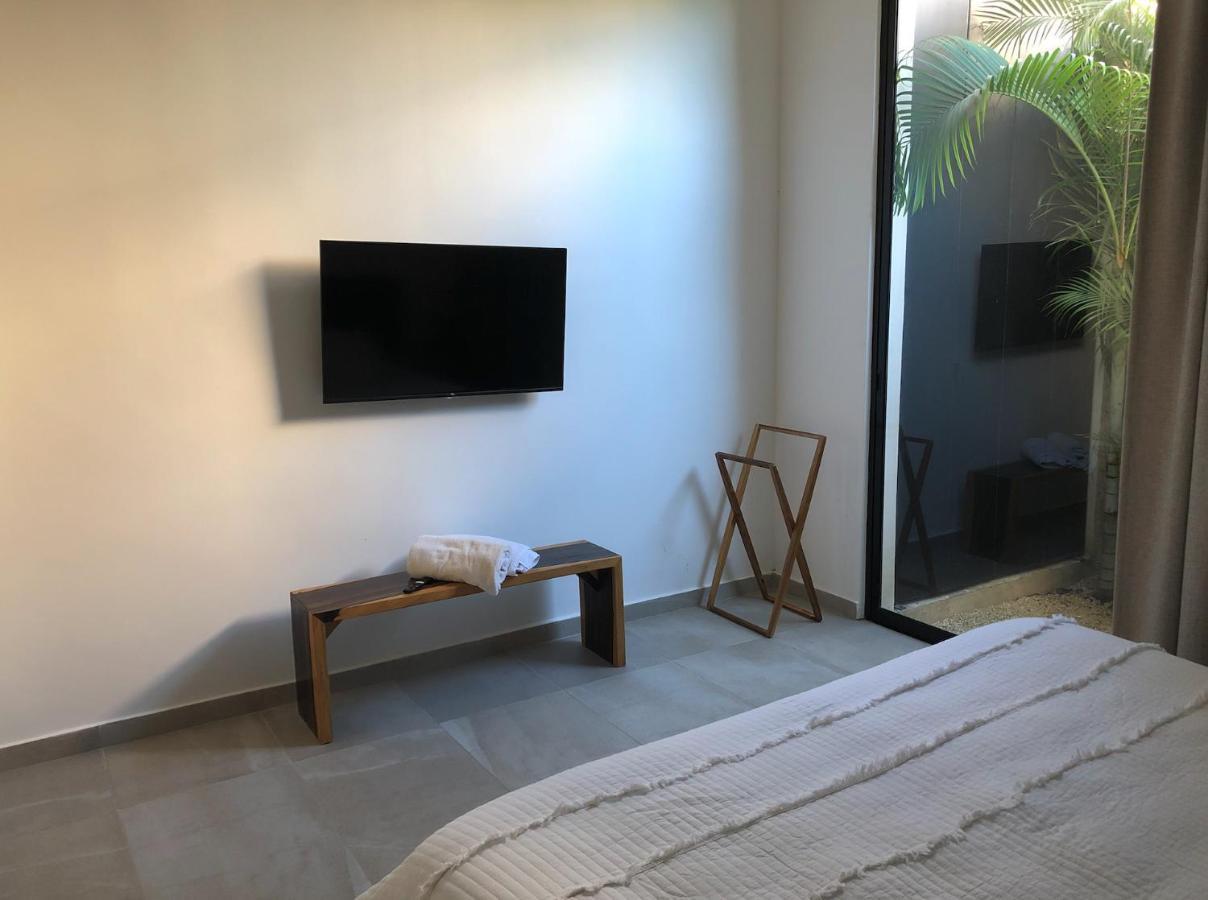 Apartment Luxury Jungle 2bd Condo, Fast Wifi, Private Pool *
